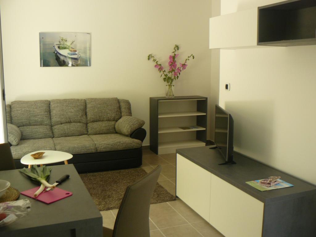 My Nest Accommodation Privlaka  Exteriör bild
